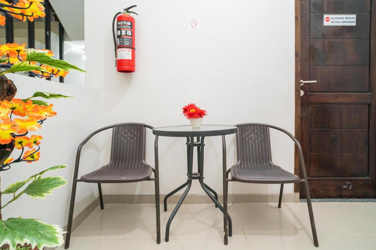 RedDoorz Plus At Merr Rungkut Jl Gunung Anyar Gununganjar Bagian luar foto